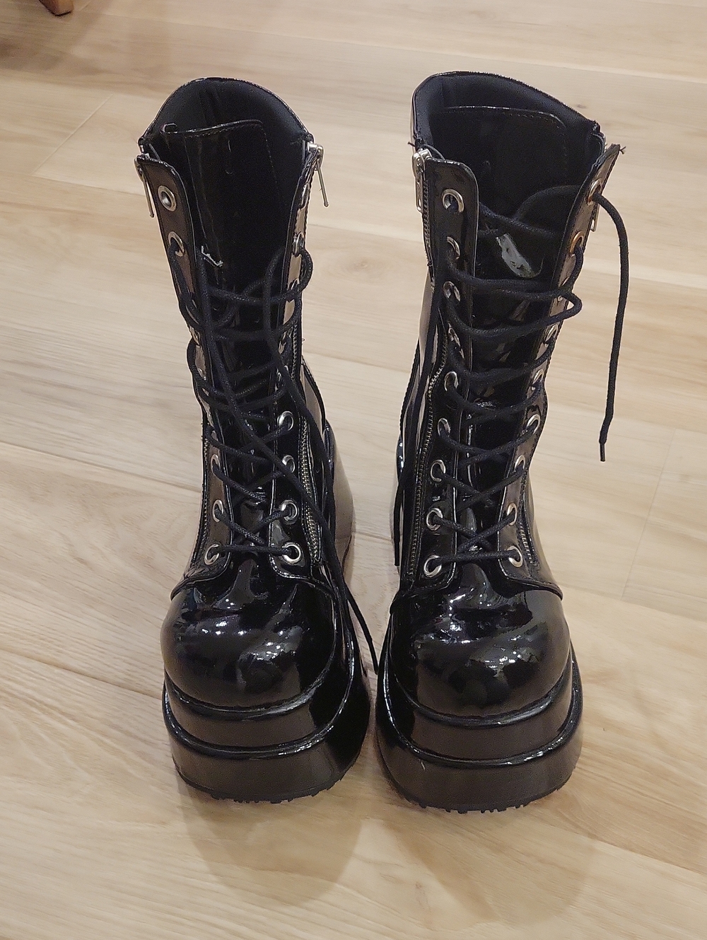 Demonia Bear 265 Black Patent Platform Double zip Sz 10